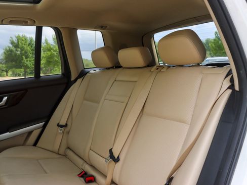 Used 2013 Mercedes-Benz GLK 350 2WD image 17