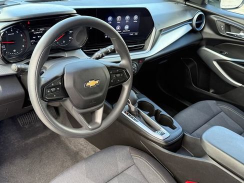 Used 2026 Chevrolet Trax LS FWD image 11