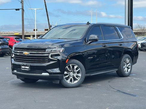 Used 2024 Chevrolet Tahoe LT w/ LT Signature Package RWD image 2