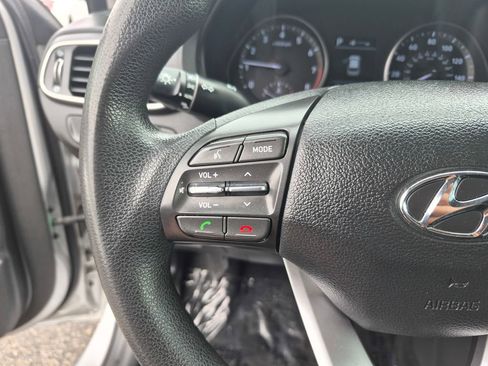 Used 2018 Hyundai Elantra GT image 13