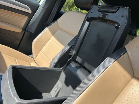 Certified 2022 Volkswagen Atlas Cross Sport SE image 31