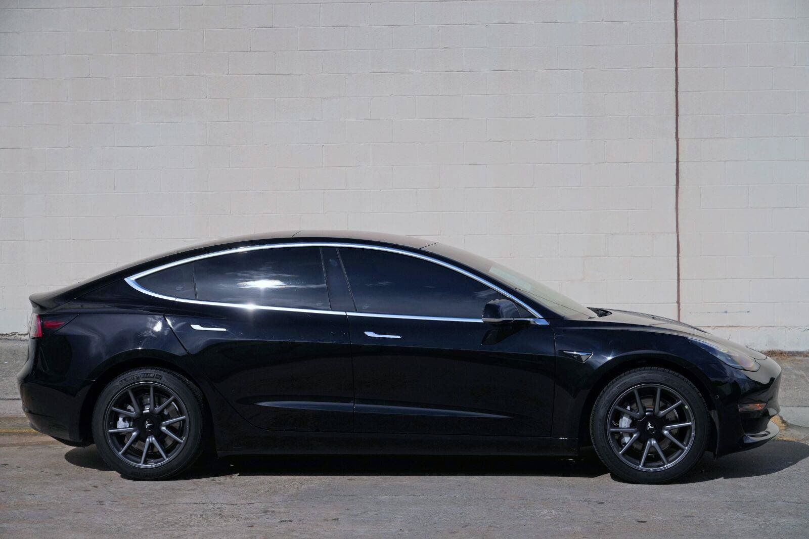 Used 2018 Tesla Model 3 Long Range RWD image 51