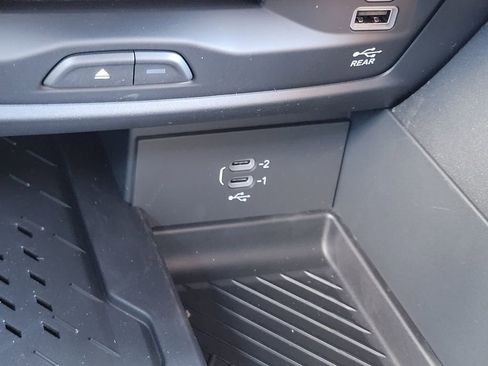 New 2026 Chrysler Pacifica Pinnacle image 13