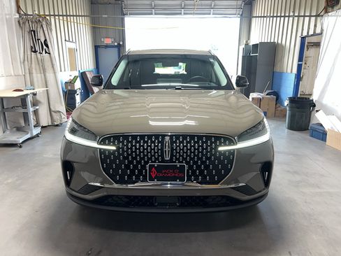 New 2025 Lincoln Aviator Reserve image 2