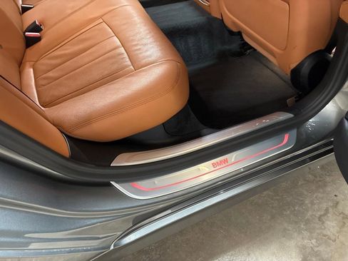 Used 2019 BMW 740i w/ Executive Package RWD image 28