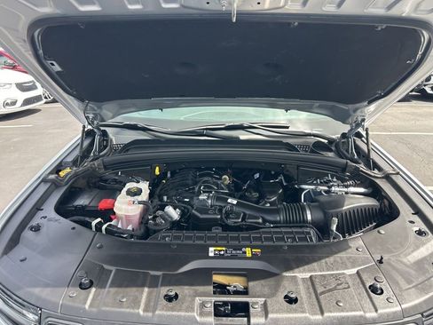 Used 2025 Jeep Grand Cherokee L Altitude RWD image 17