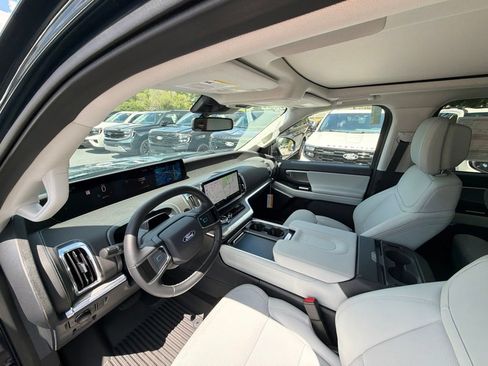 New 2027 Ford Expedition Platinum AWD/4WD image 13