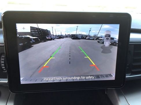 Used 2021 Ford Explorer XLT w/ Equipment Group 202A image 22