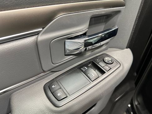 Used 2017 RAM 1500 Express w/ Black Ram 1500 Express Group image 16