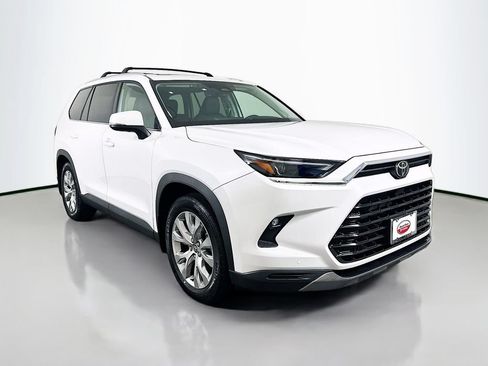 Certified 2026 Toyota Grand Highlander AWD image 3