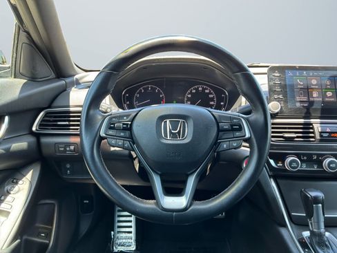 Used 2018 Honda Accord Sport image 11