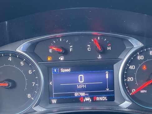 Used 2020 Chevrolet Equinox LT FWD image 22