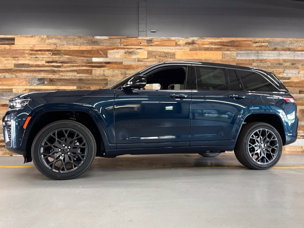 New 2027 Jeep Grand Cherokee Summit AWD/4WD image 14