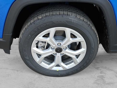 New 2026 Jeep Compass Latitude image 12