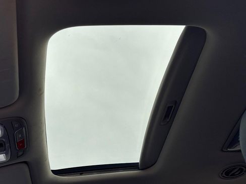 Used 2023 Kia Telluride EX w/ EX Captain's Chair Package image 30