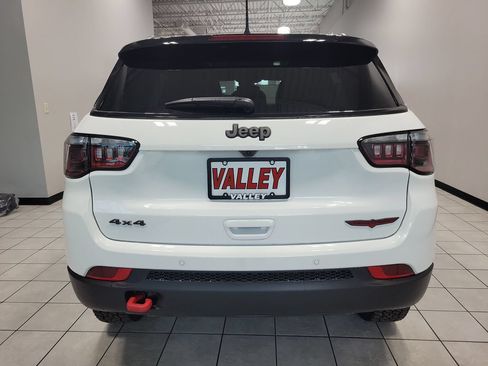 New 2026 Jeep Compass Trailhawk w/ Sun, Sound & Navigation Group AWD/4WD image 6
