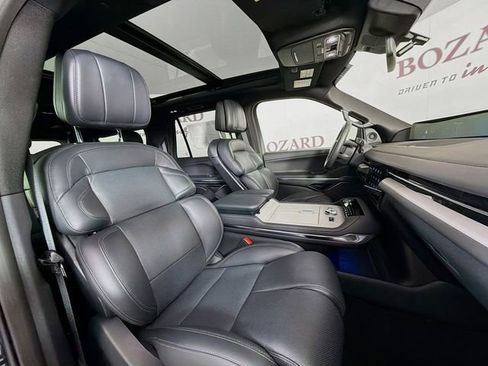 New 2025 Lincoln Navigator L Reserve w/ Jet Appearance Package AWD/4WD image 32