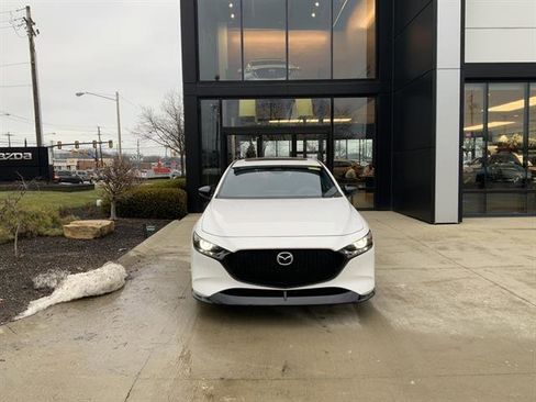 New 2026 MAZDA MAZDA3 Hatchback w/Premium Plus Pkg image 2