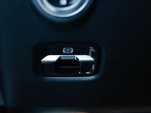 New 2026 Mercedes-Benz C 300 4MATIC Sedan image 33