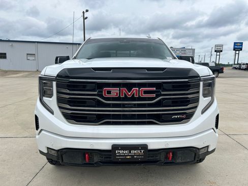 Used 2025 GMC Sierra 1500 AT4 w/ AT4 Premium Package AWD/4WD image 5