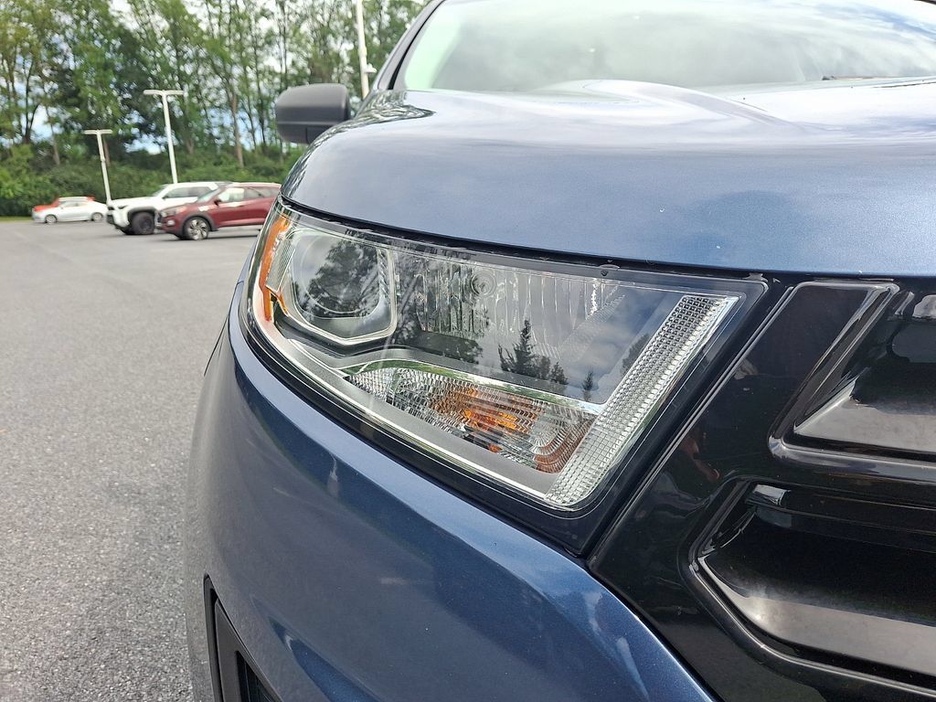 Used 2018 Ford Edge SE AWD/4WD image 9