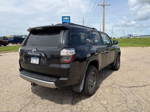 Used 2019 Toyota 4Runner TRD Off-Road Premium AWD/4WD image 6