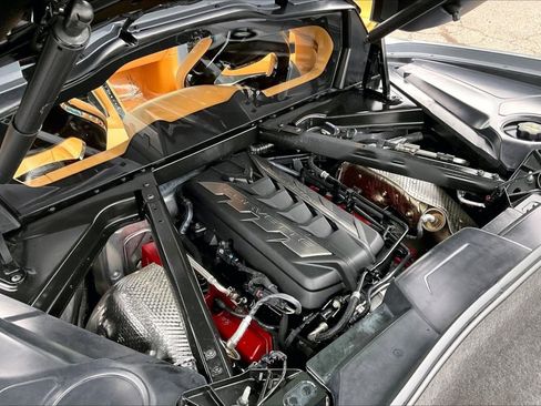 Used 2024 Chevrolet Corvette Stingray Premium Cpe image 9