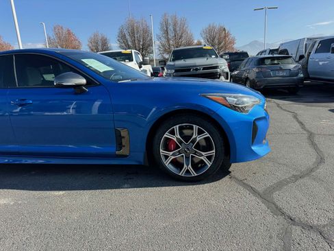 Used 2018 Kia Stinger GT2 image 9
