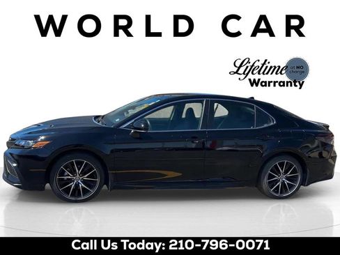 Used 2024 Toyota Camry SE FWD image 4