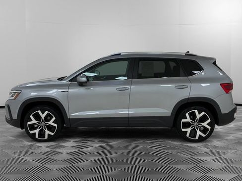 Used 2022 Volkswagen Taos SEL AWD/4WD image 2
