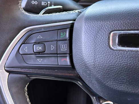 Used 2023 Jeep Grand Cherokee L Laredo image 18