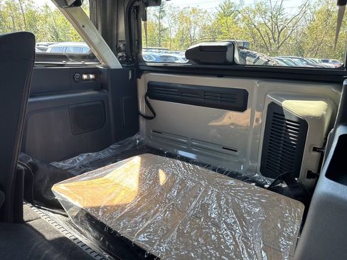 New 2025 Ford Bronco 4-Door AWD/4WD image 38