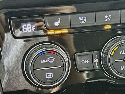 Certified 2024 Volkswagen Taos SE AWD/4WD image 19