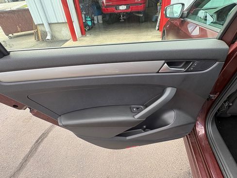 Used 2013 Volkswagen Passat 2.5 S FWD image 10