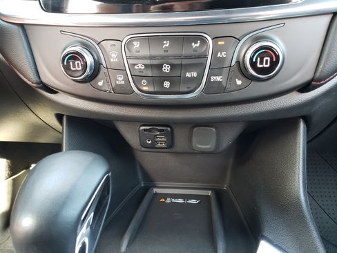 Used 2023 Chevrolet Traverse RS w/ LPO, Floor Liner Package FWD image 26