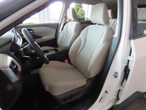 Used 2021 Nissan Rogue SV FWD image 22