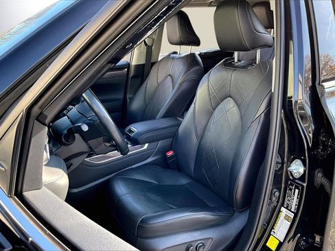 Used 2021 Toyota Highlander Platinum image 21