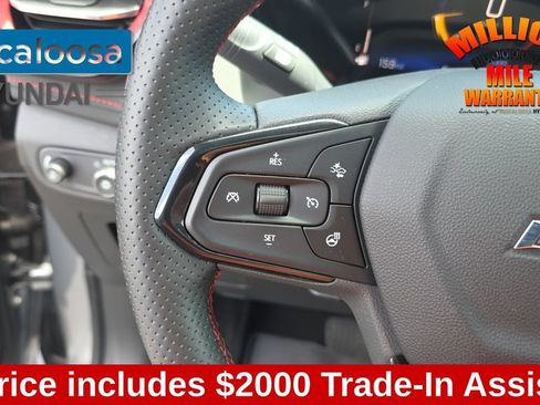Used 2025 Chevrolet TrailBlazer RS w/ Convenience Package FWD image 17