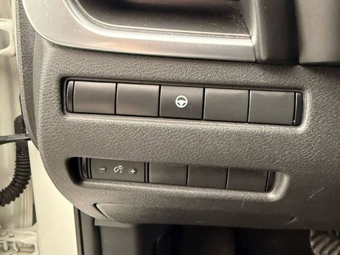 Used 2021 Nissan Rogue SV image 18