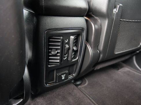 Used 2018 Jeep Grand Cherokee Altitude AWD/4WD image 26