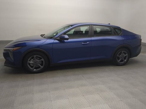 Used 2025 Kia K4 FWD image 2