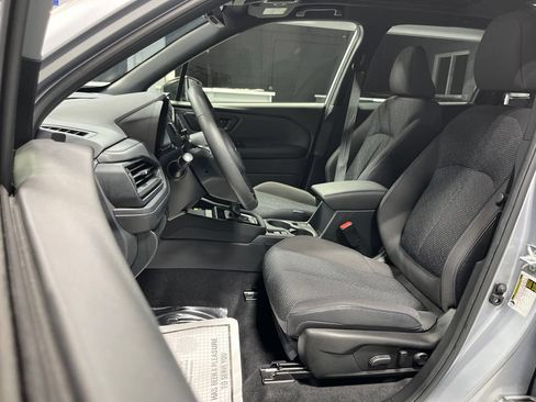 Certified 2025 Subaru Forester Premium w/ Convenience Package #2 AWD/4WD image 16