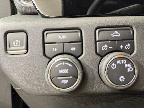 New 2026 Chevrolet Silverado 1500 LT image 18