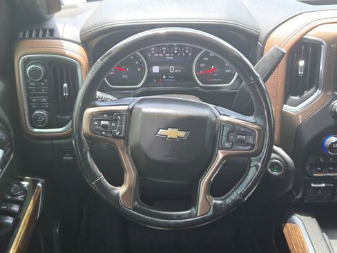 Used 2019 Chevrolet Silverado 1500 High Country w/ Technology Package AWD/4WD image 18