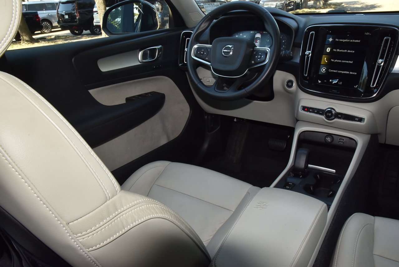 Used 2022 Volvo XC40 T5 Momentum AWD/4WD image 15