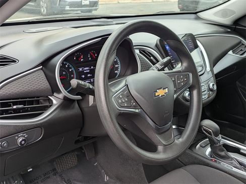 Used 2024 Chevrolet Malibu LT image 15