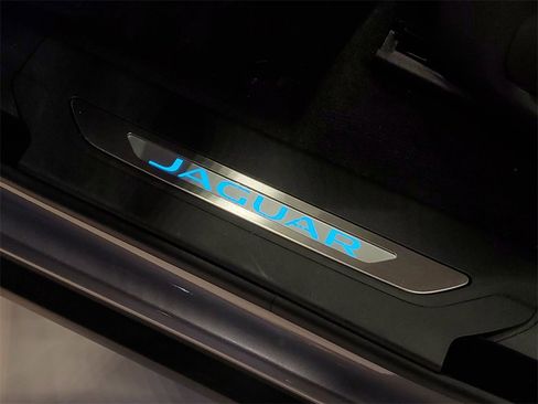 New 2026 Jaguar F-PACE SVR image 10