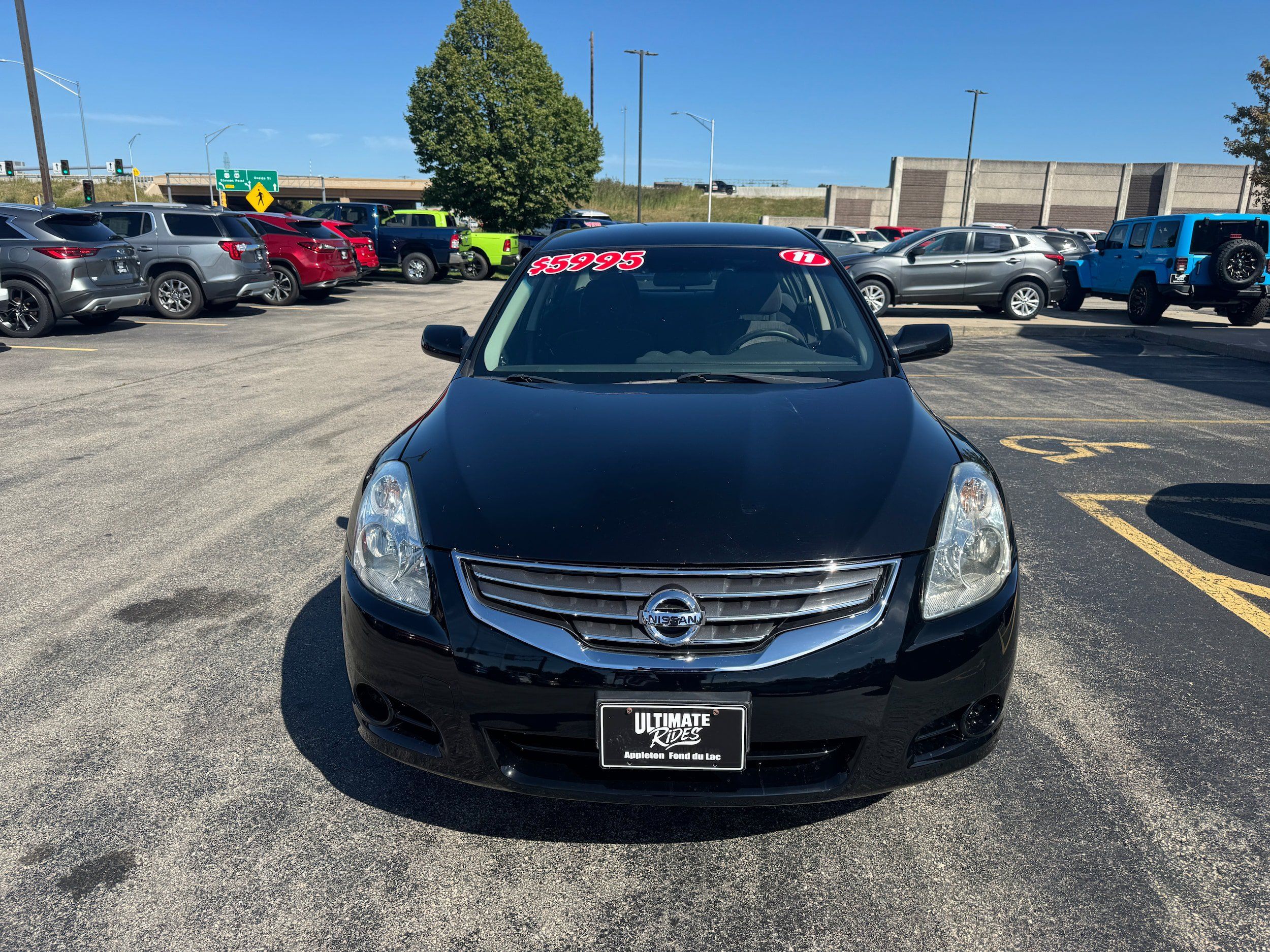 Used 2011 Nissan Altima 2.5 S FWD image 2
