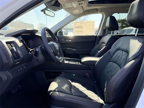 New 2026 Nissan Pathfinder Platinum w/ Cargo Package image 16
