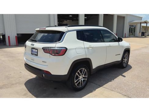 Used 2020 Jeep Compass Latitude FWD image 8